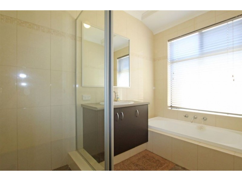 27 Petit Loop, Dudley Park WA 6210