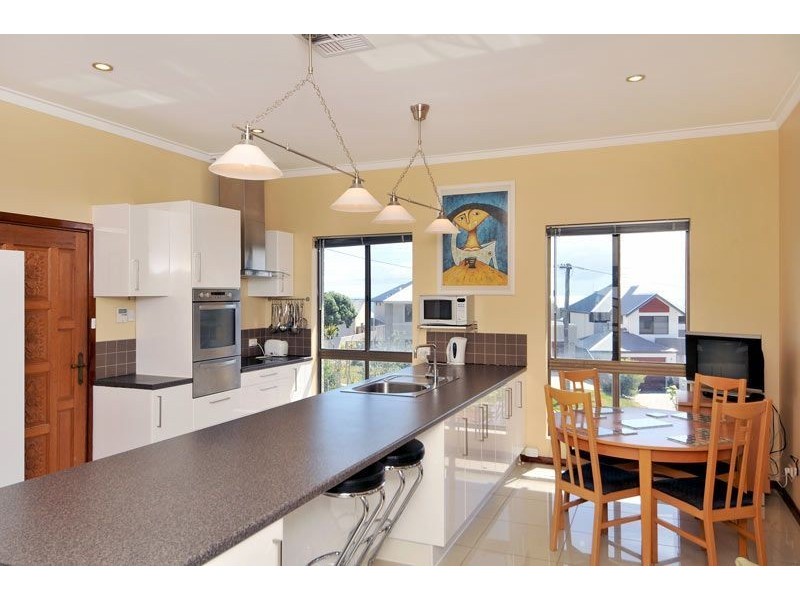 1 Sussex Place, Halls Head WA 6210