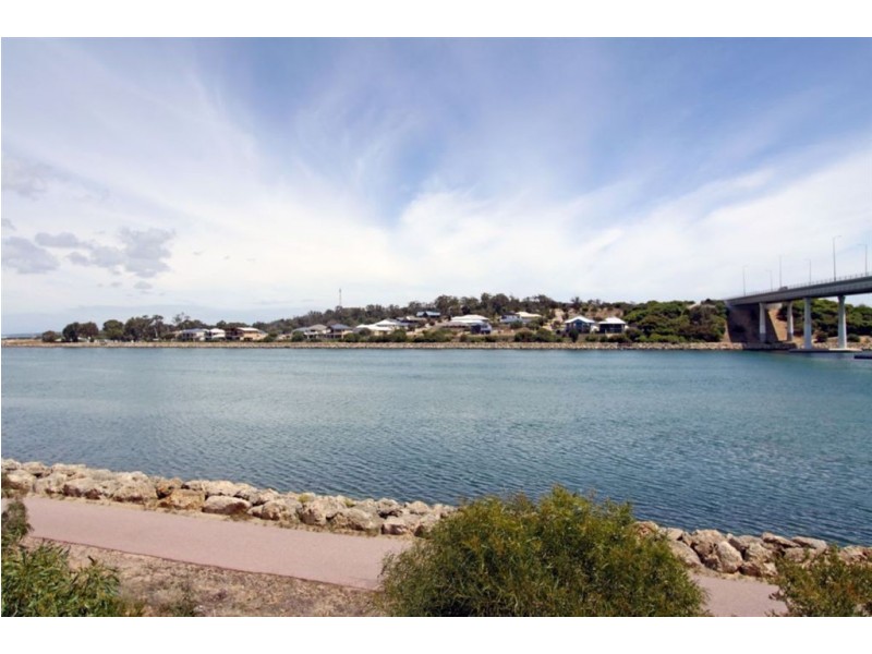 12 Spoonbill Retreat, Wannanup WA 6210