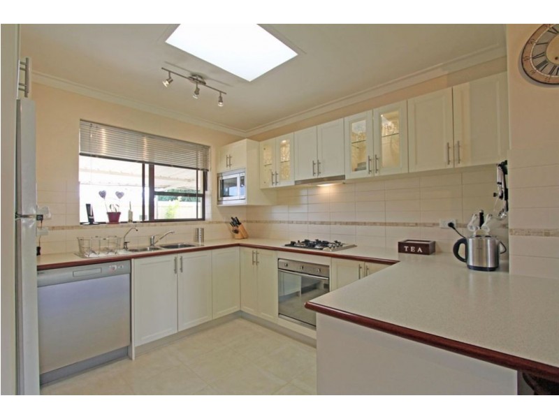 2 Heron Street, Dudley Park WA 6210