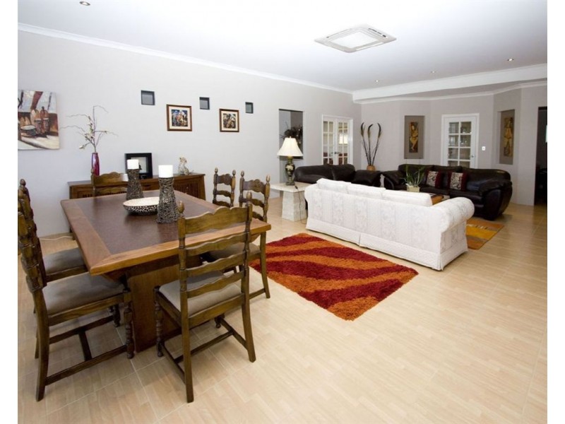 24 Gael Place, Dudley Park WA 6210