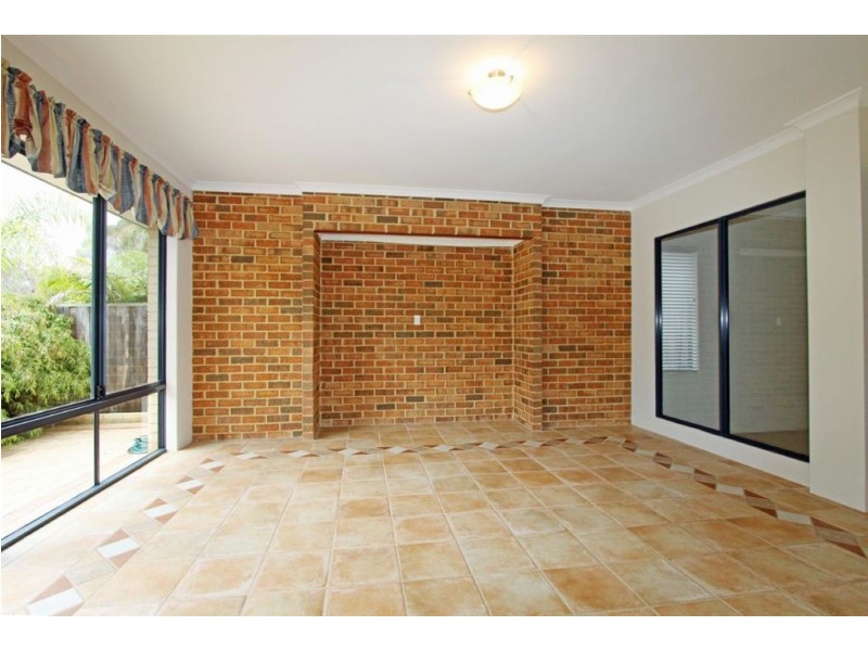 1 Brae Lane, Meadow Springs WA 6210