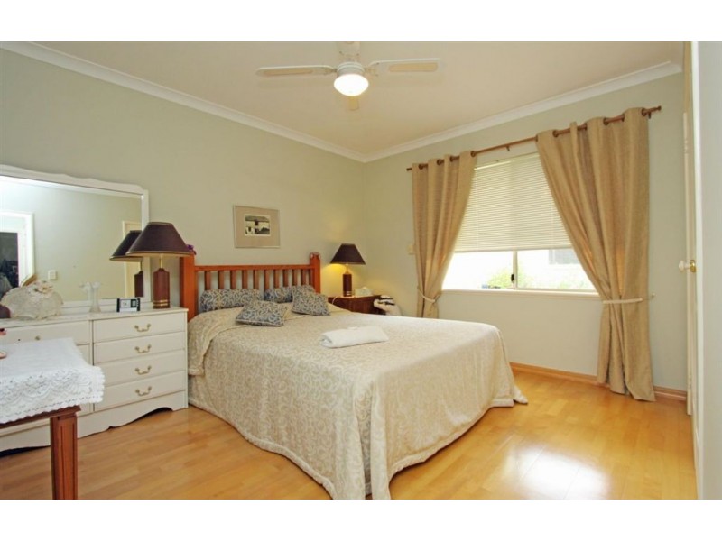33 Willoughbridge Crescent, Erskine WA 6210