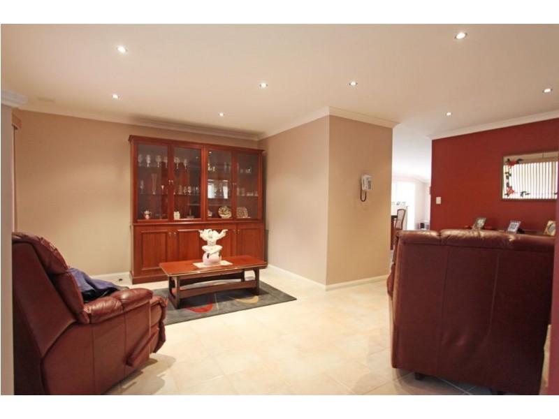 2/49 Stock Road, Parklands WA 6180