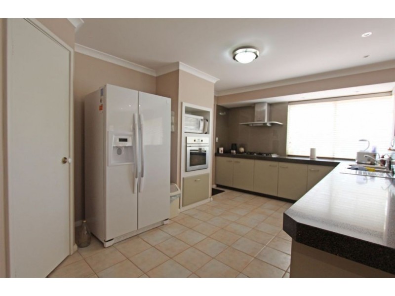 2/49 Stock Road, Parklands WA 6180