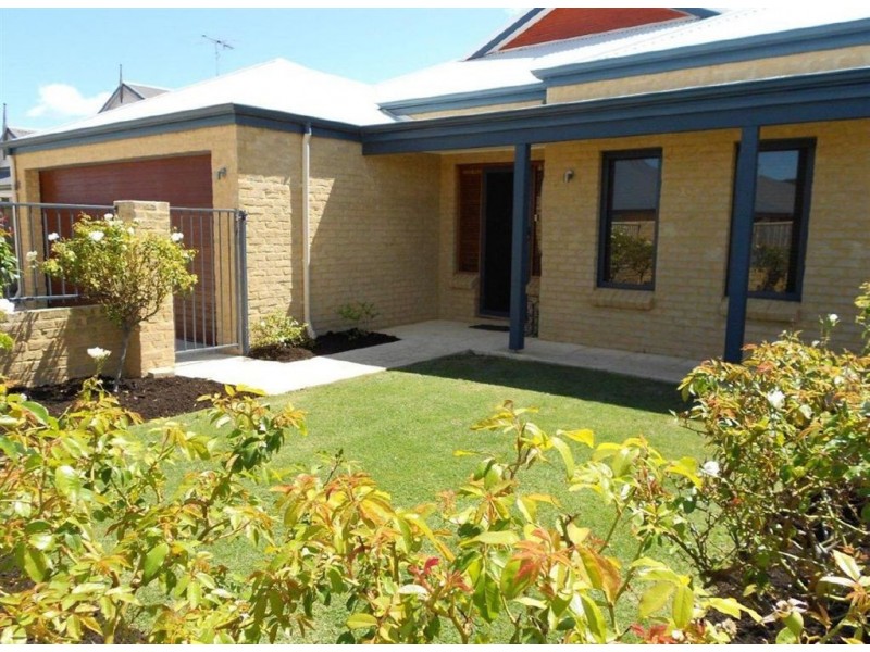 11 Tranquility Way, Halls Head WA 6210