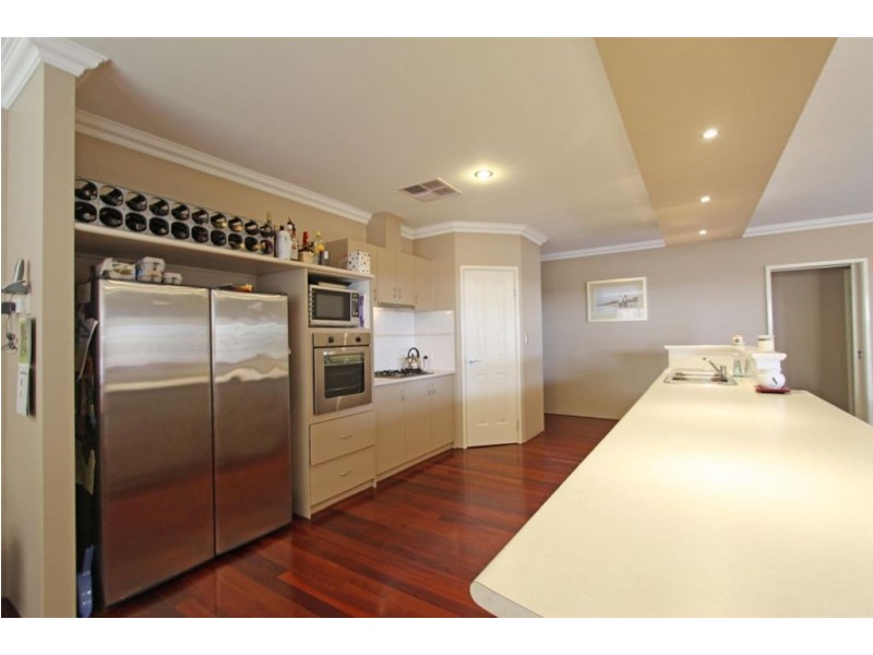 11 Tranquility Way, Halls Head WA 6210