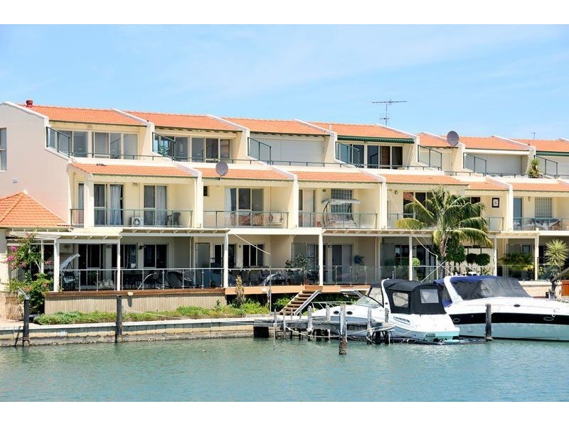 8/5 Weatherley Place, Mandurah WA 6210