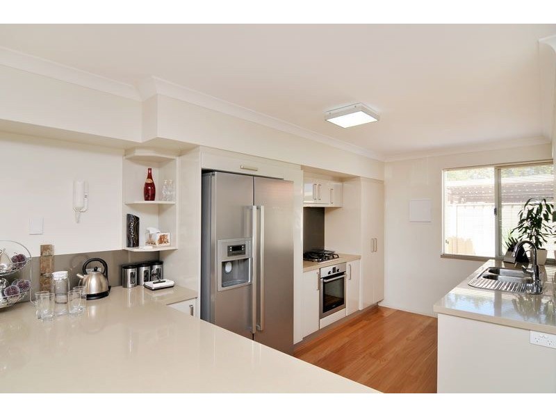 8/5 Weatherley Place, Mandurah WA 6210