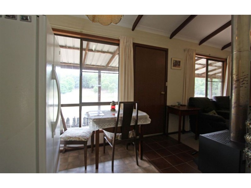 2 Scarp Road, North Dandalup WA 6207