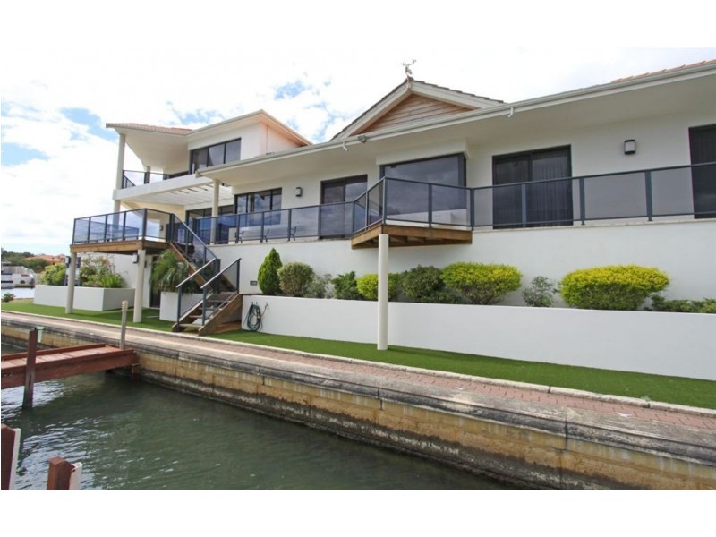 13 Picaroon Place, Halls Head WA 6210