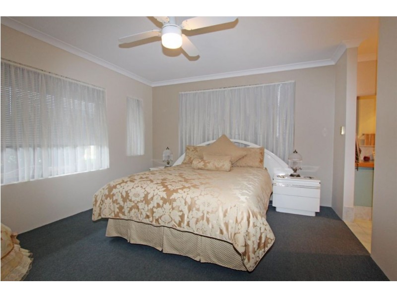 35 Peppertree Close, Wannanup WA 6210