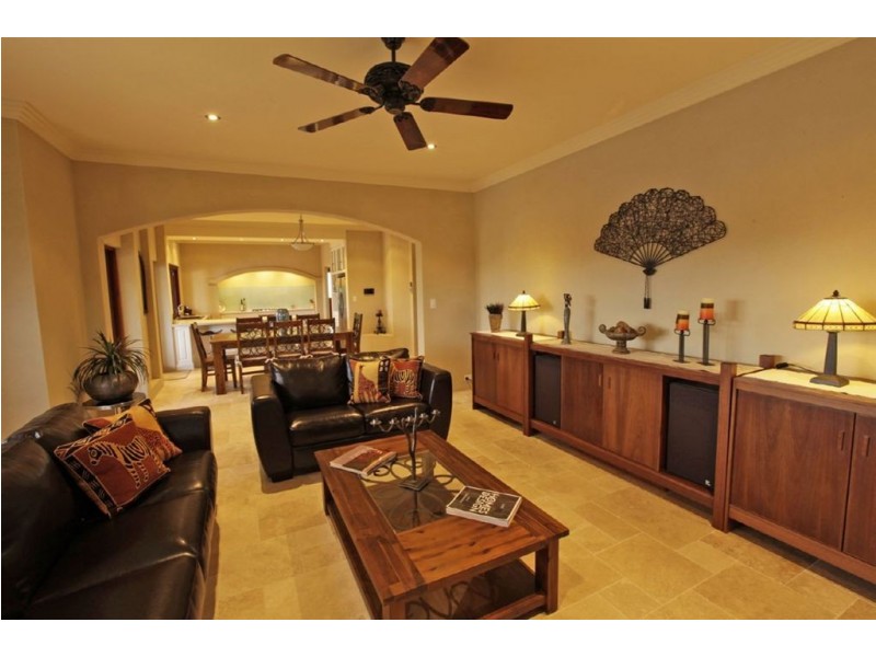 17 Leisure Way, Halls Head WA 6210