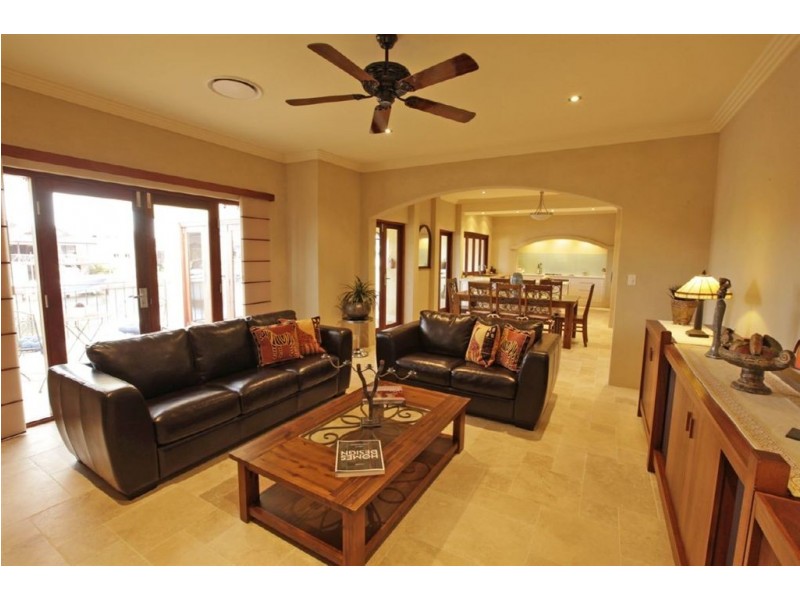 17 Leisure Way, Halls Head WA 6210