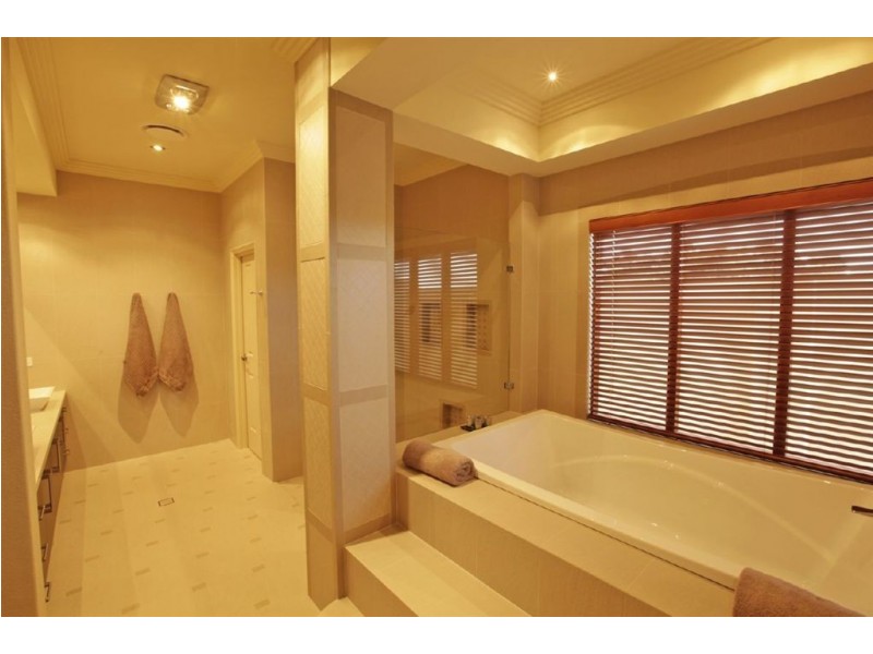 17 Leisure Way, Halls Head WA 6210