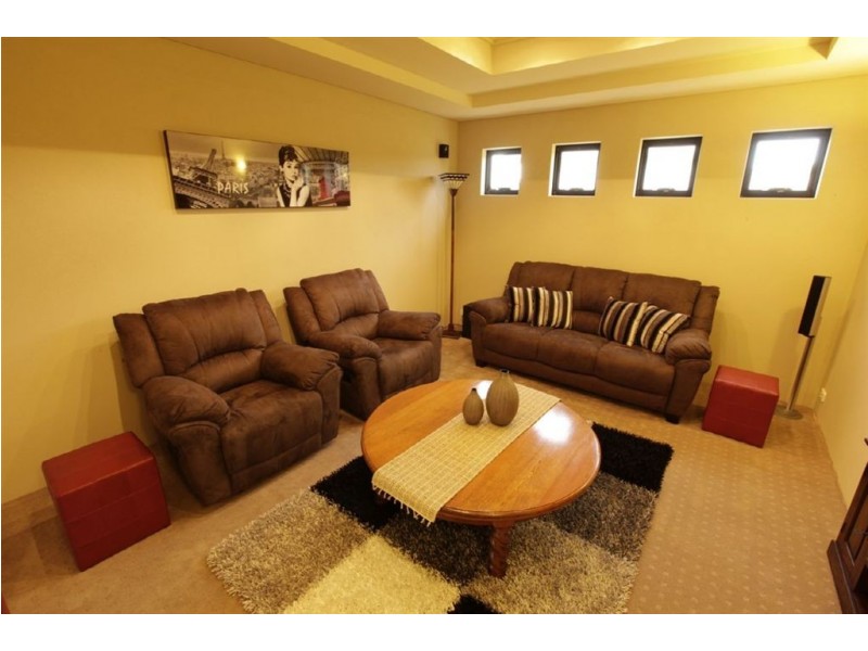 17 Leisure Way, Halls Head WA 6210