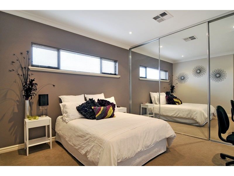 3 Twilight Court, Dudley Park WA 6210
