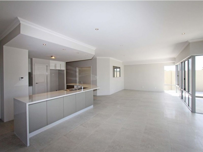 9 Arcadia Close, Dudley Park WA 6210