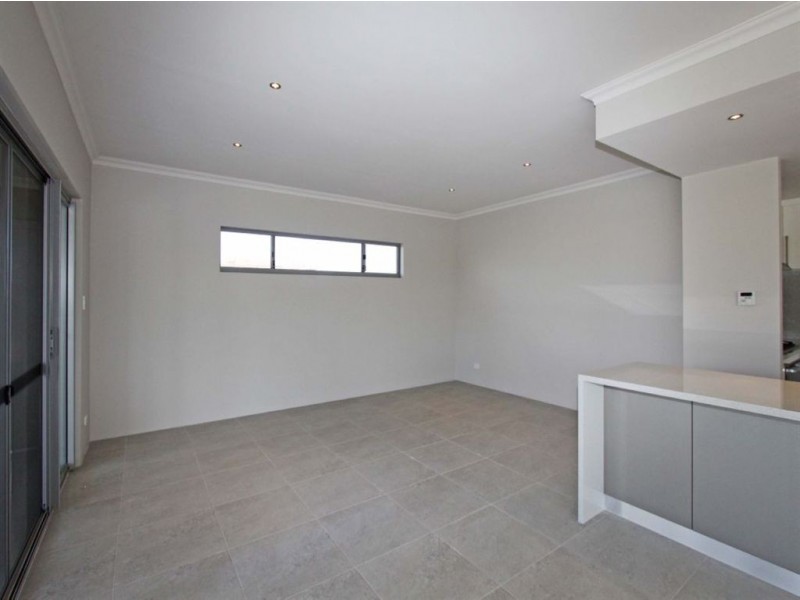 9 Arcadia Close, Dudley Park WA 6210