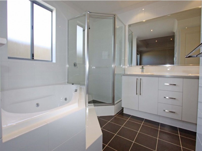 9 Arcadia Close, Dudley Park WA 6210