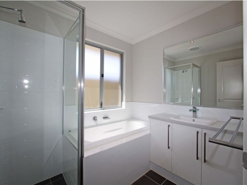 9 Arcadia Close, Dudley Park WA 6210