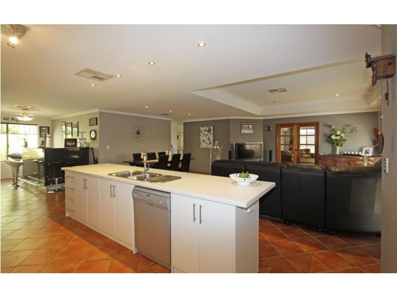 61 Ballard Meander, Lakelands WA 6180