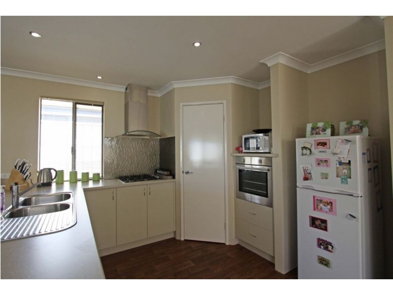 10 Salome Crescent, Lakelands WA 6180