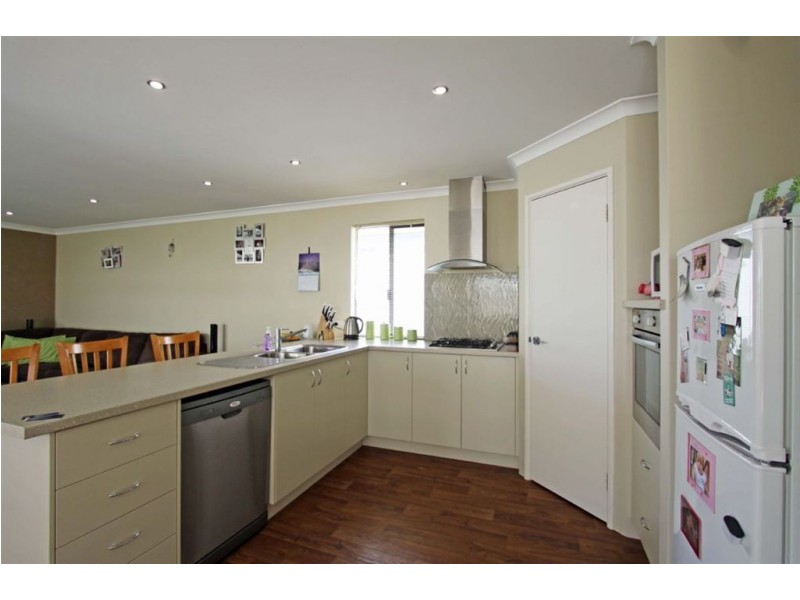 10 Salome Crescent, Lakelands WA 6180