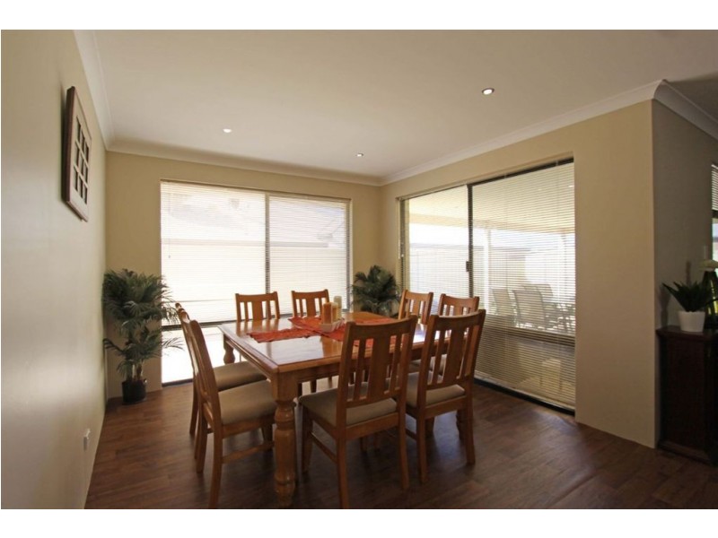 10 Salome Crescent, Lakelands WA 6180