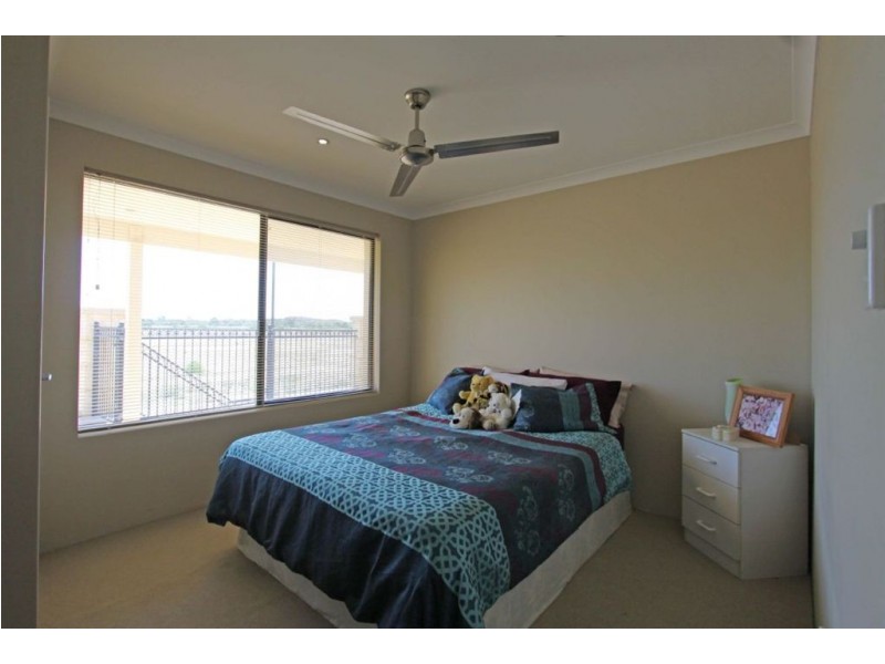10 Salome Crescent, Lakelands WA 6180