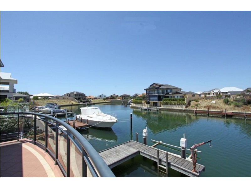 28 Ragamuffin Point, Halls Head WA 6210