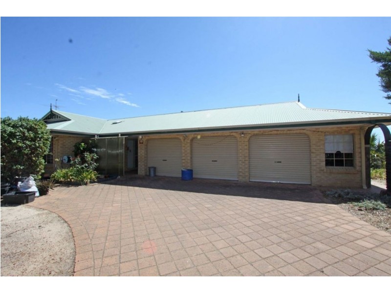 2 Harvey View Drive, Herron WA 6211