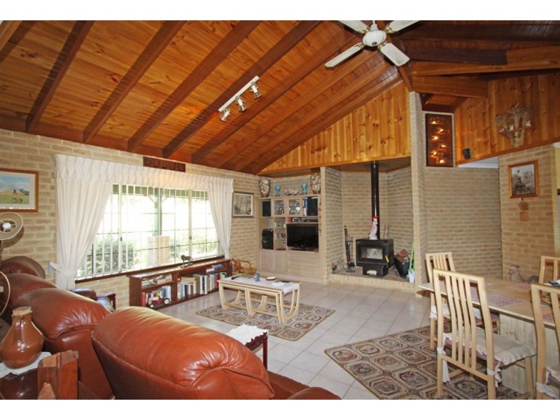 2 Harvey View Drive, Herron WA 6211