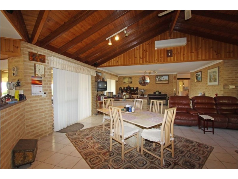 2 Harvey View Drive, Herron WA 6211