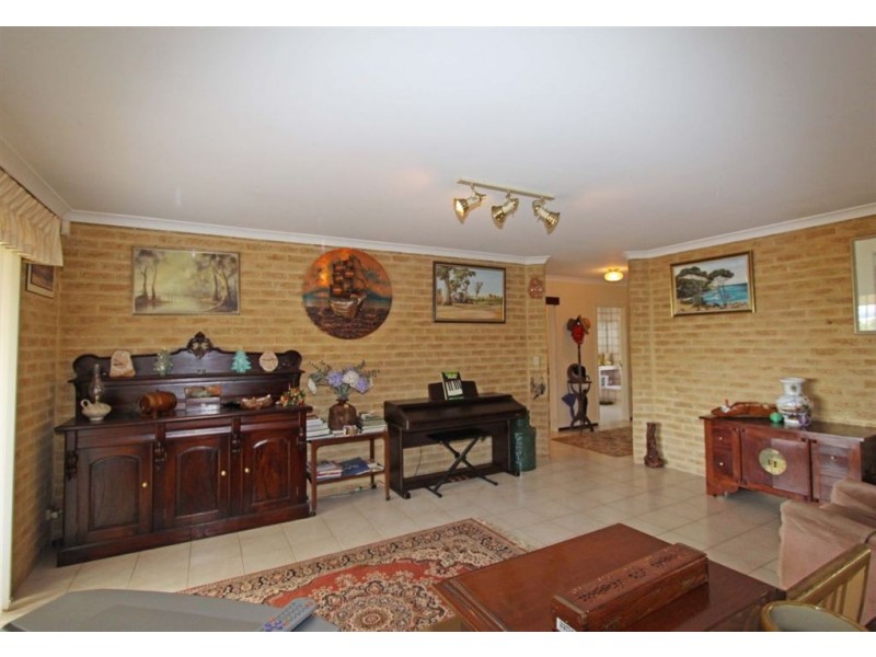 2 Harvey View Drive, Herron WA 6211