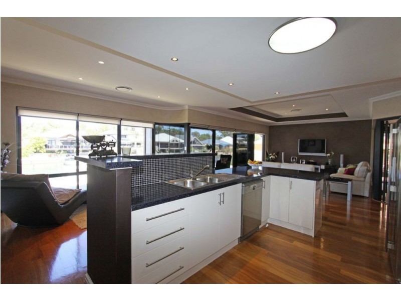 15 Ragamuffin Point, Halls Head WA 6210