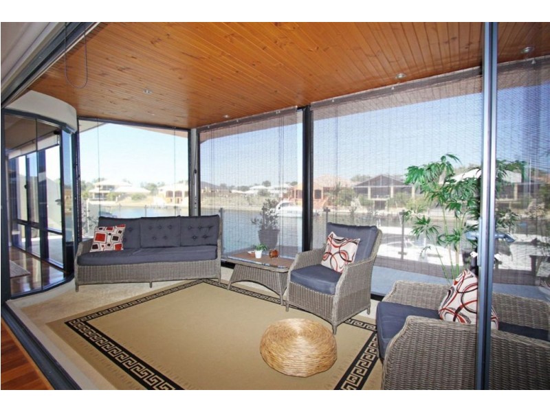 15 Ragamuffin Point, Halls Head WA 6210