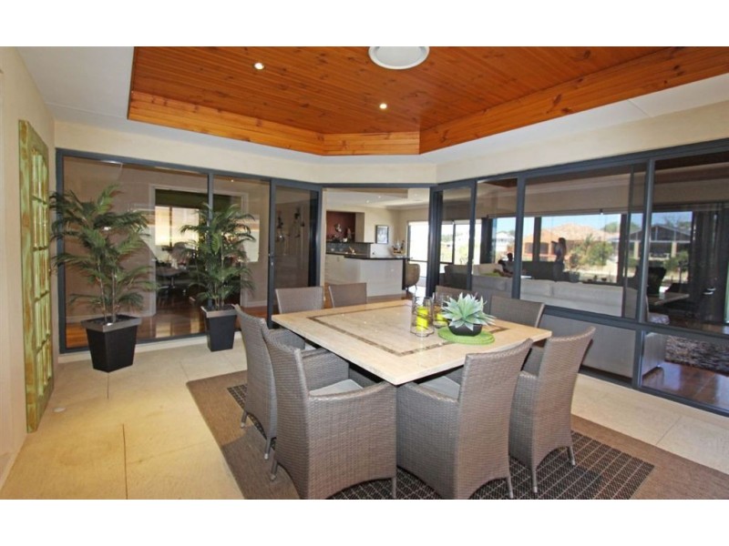 15 Ragamuffin Point, Halls Head WA 6210