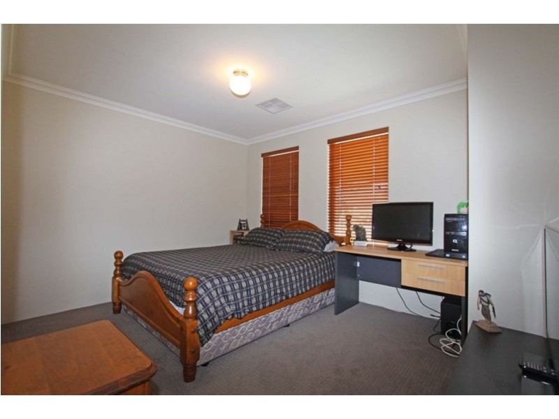 12 Victor Drive, Madora Bay WA 6210