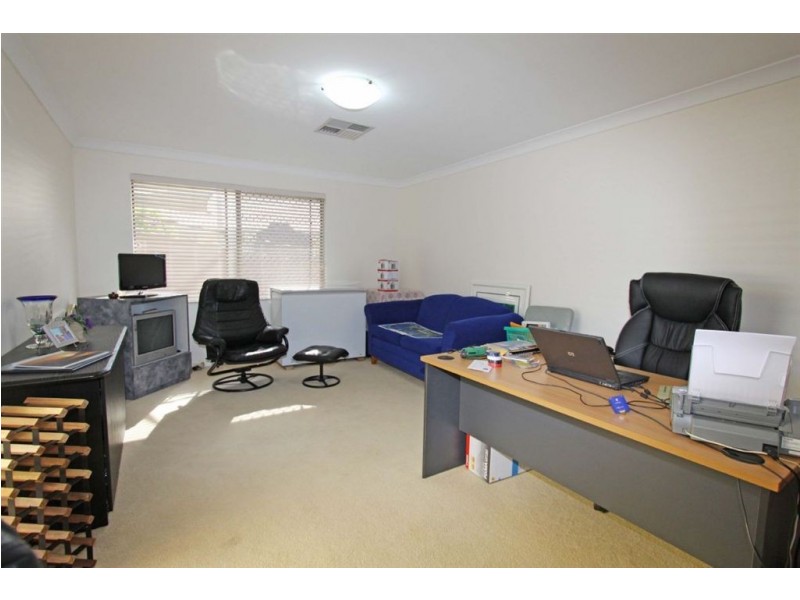 40 Hanson Way, Dudley Park WA 6210