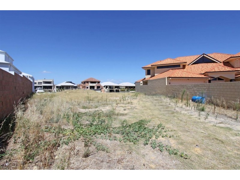 8 Santavea Mews, Halls Head WA 6210