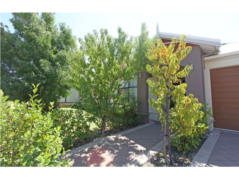 5 Walnut Way, Meadow Springs WA 6210