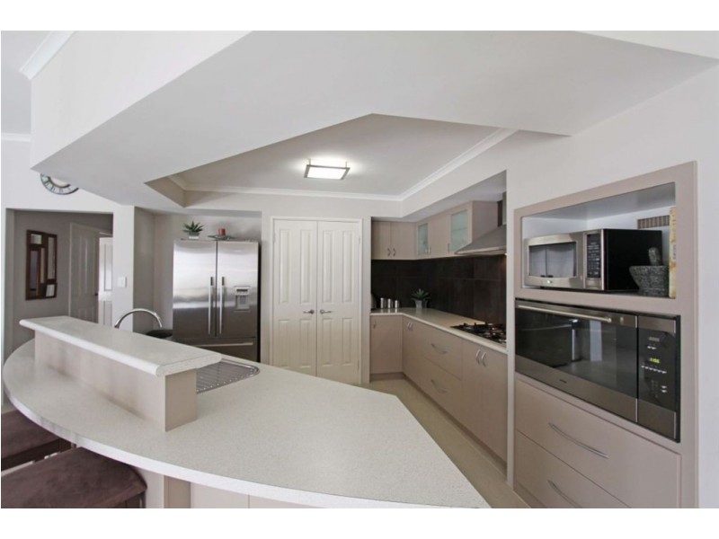 5 Walnut Way, Meadow Springs WA 6210