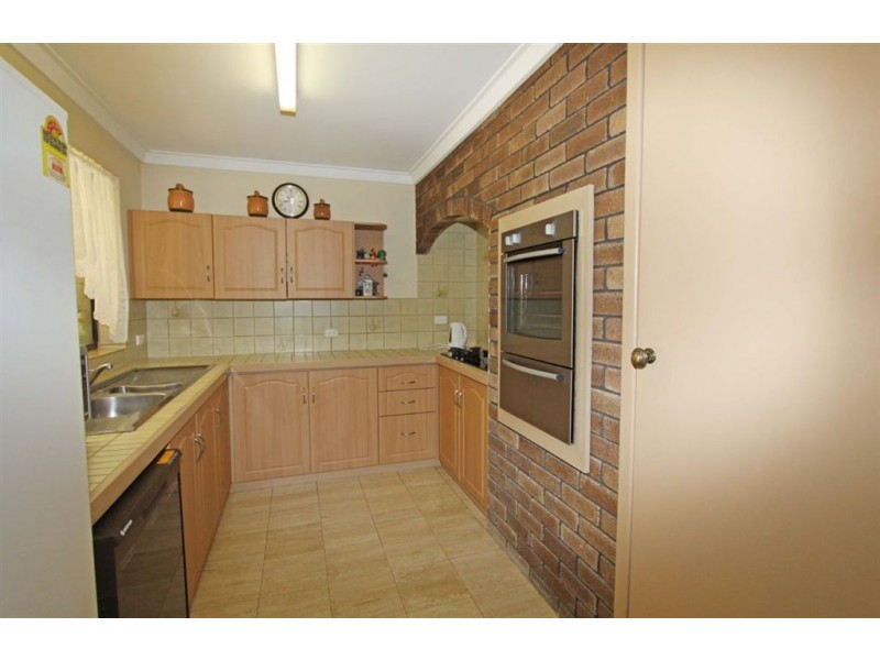 10 Columbia Close, Halls Head WA 6210