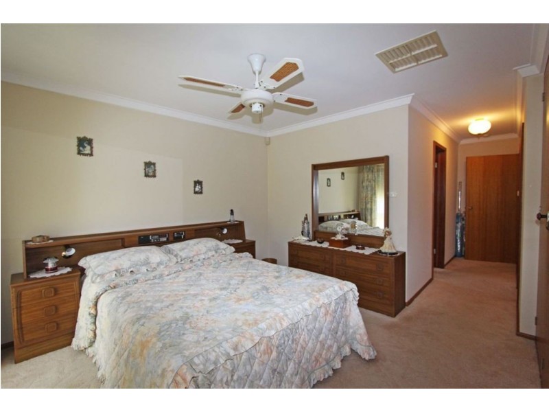 10 Columbia Close, Halls Head WA 6210