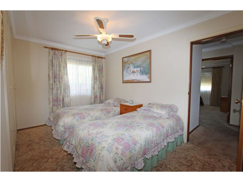 10 Columbia Close, Halls Head WA 6210