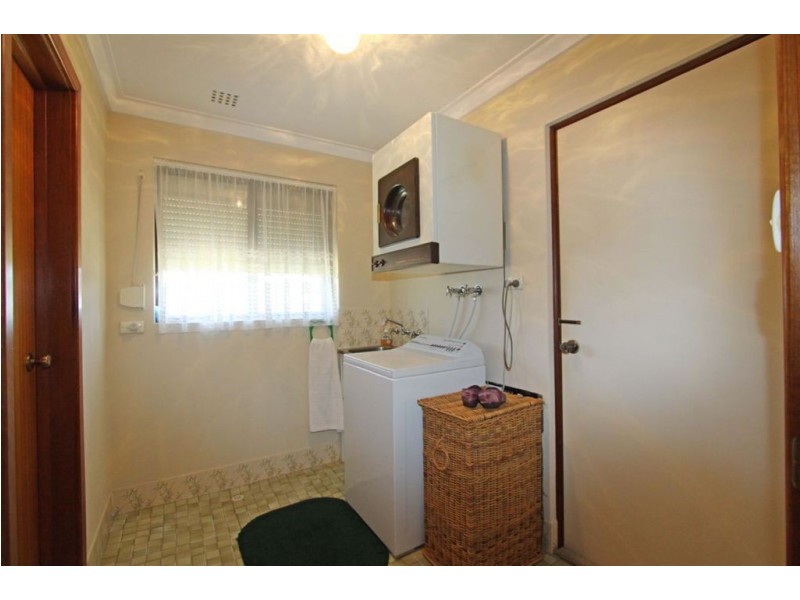 10 Columbia Close, Halls Head WA 6210