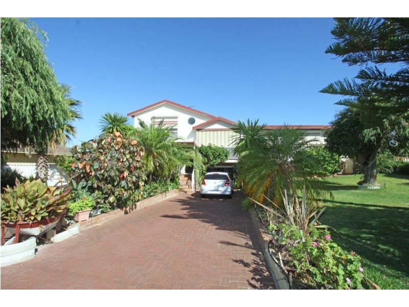 4 Clytie Road, Silver Sands WA 6210