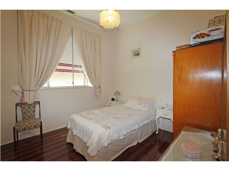 4 Clytie Road, Silver Sands WA 6210