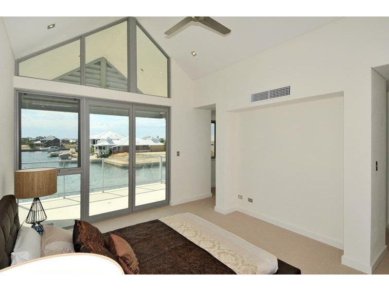 25 Tradewinds Retreat, Dudley Park WA 6210